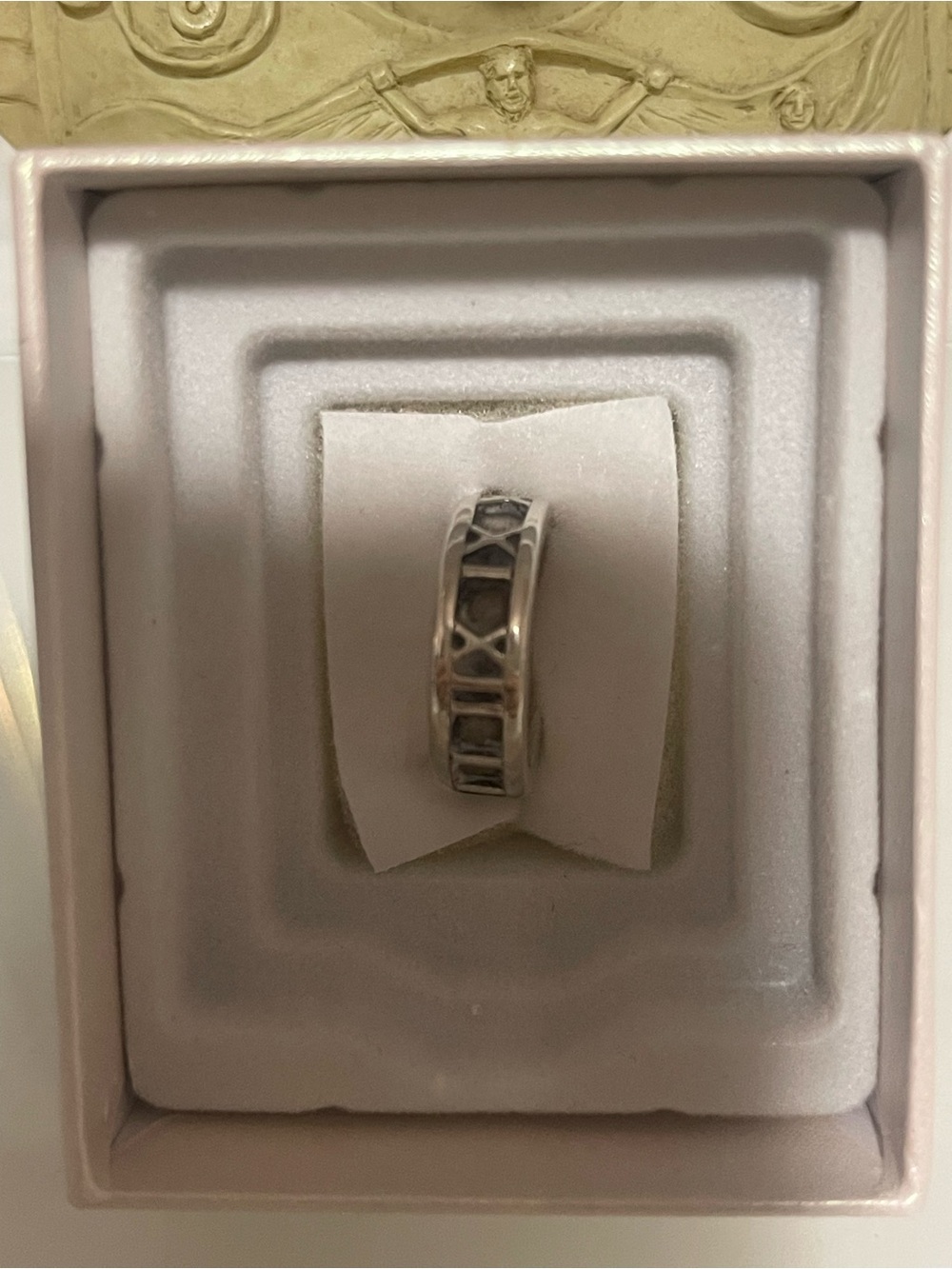 Tiffany & Co 925 Sterling Silver ring size 4 with COA. - Picture 9 of 10